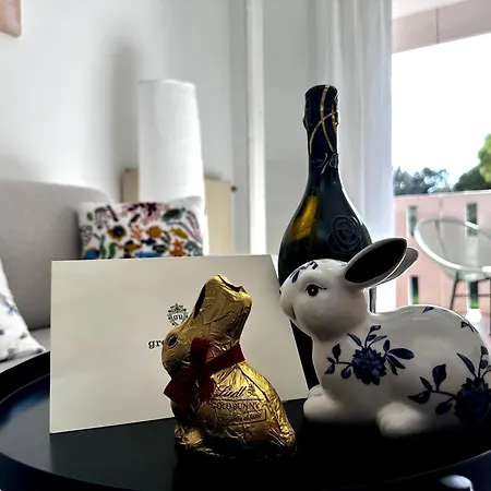 Sunny By The Apartamento *